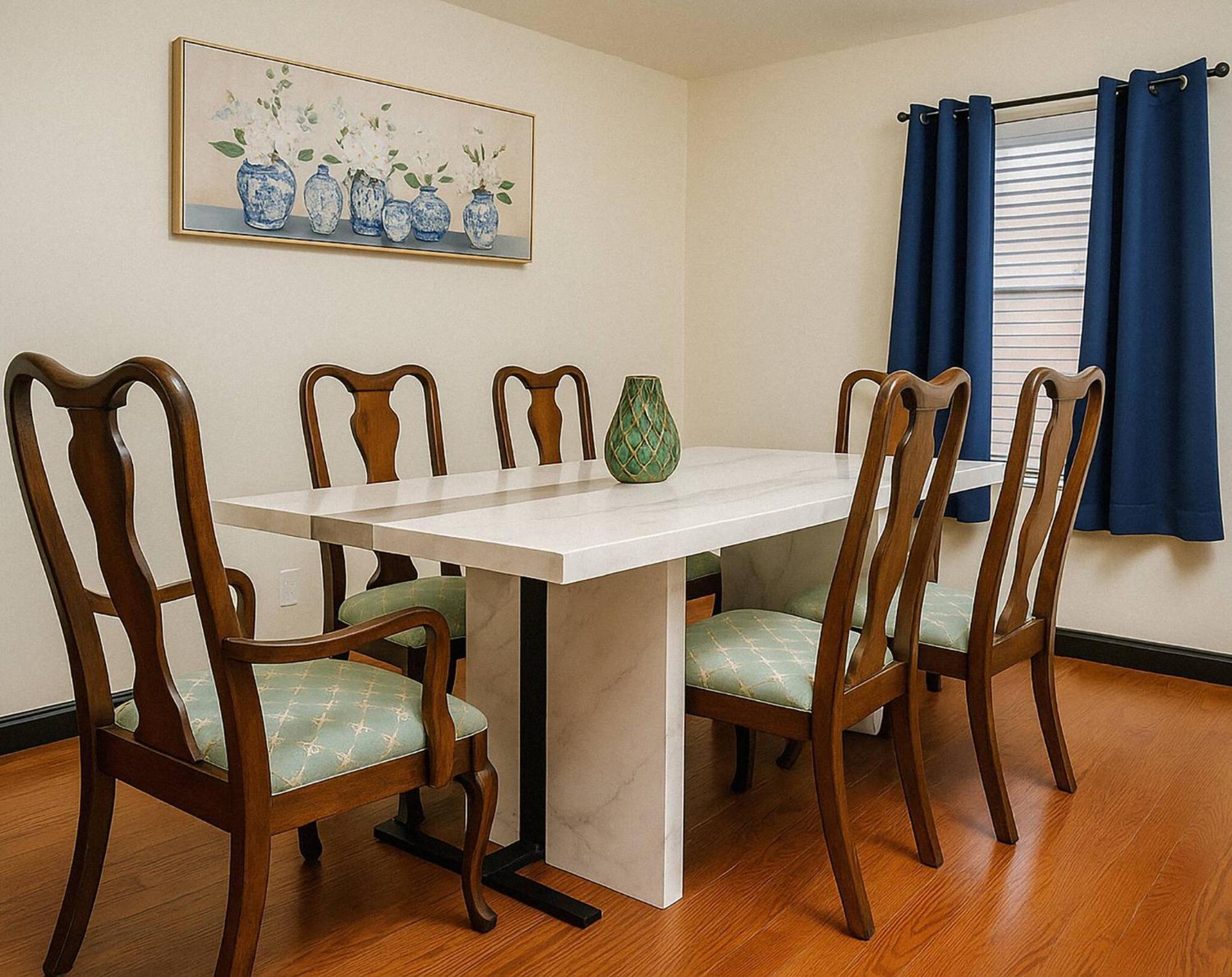 Holiday home 5br Retreat With Theater And Game Near Downtown
